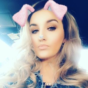 Meet your Posher, Casey